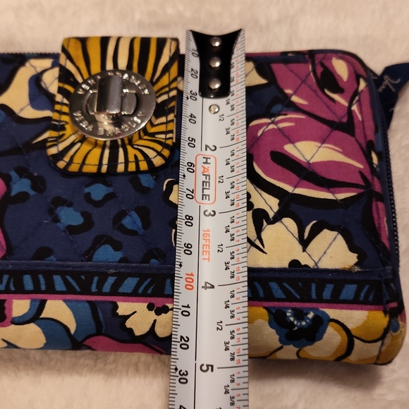 Like-New VERA BRADLEY Wallet - Picture 9 of 10